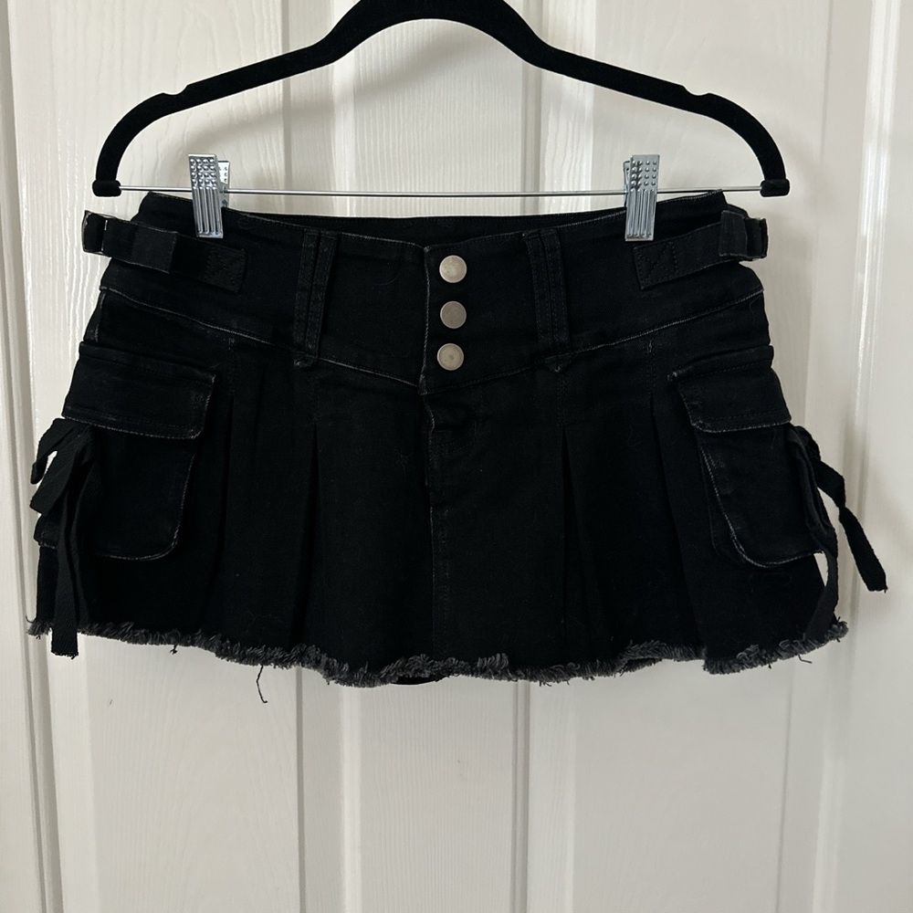 Delia’s Break The Rules Pleated Cargo Mini Skirt